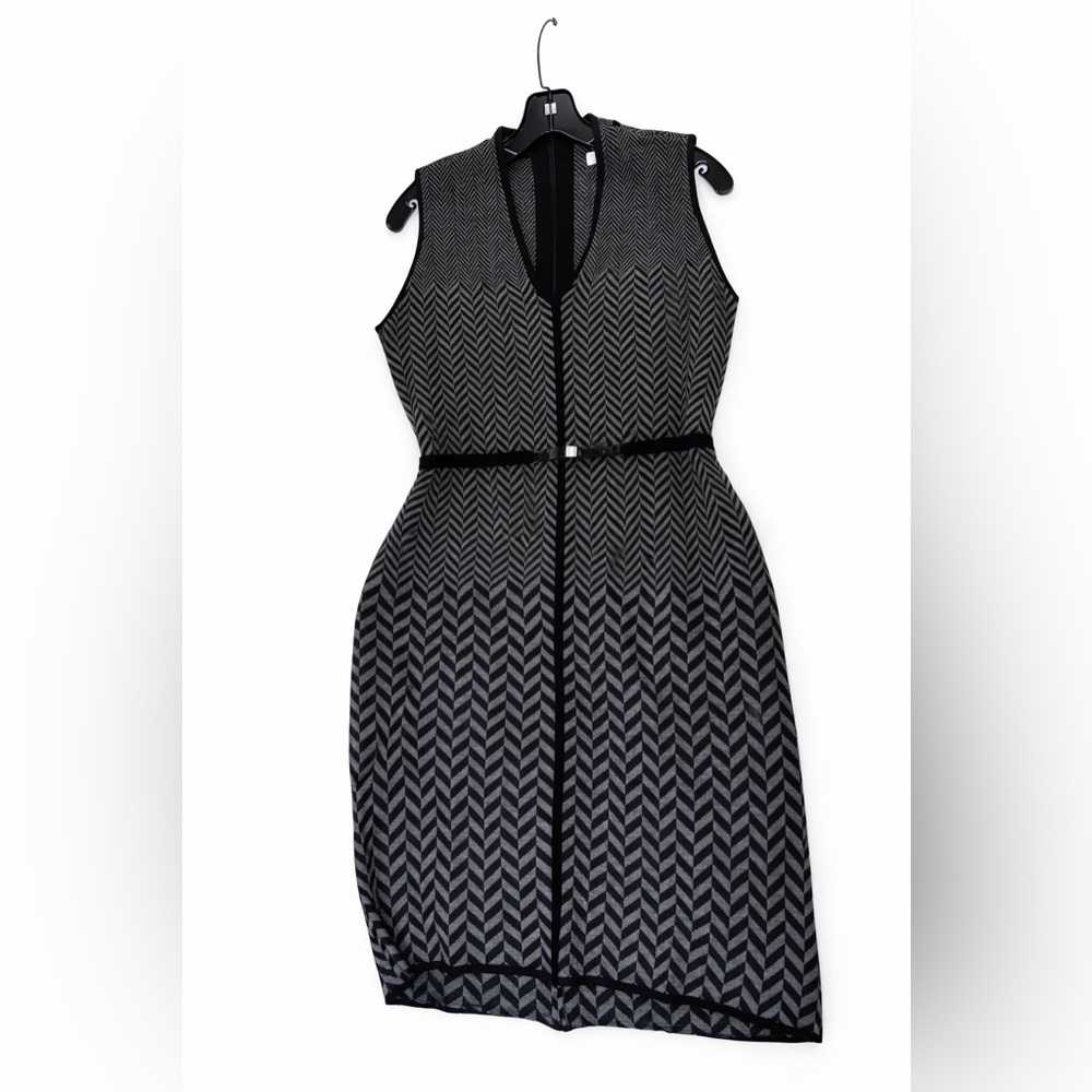 Calvin Klein Monochrome Chevron Patterned Garment Sz. Large